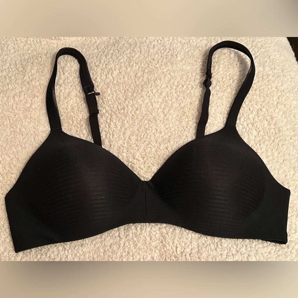 Hanes Ultimate Soft Wireless Convertible T Shirt Bra, 38B